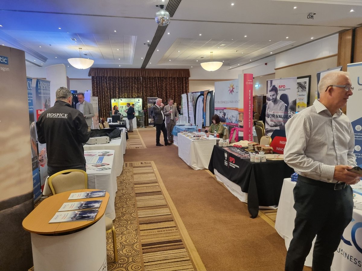 Florrie, one of our Experience Advocates, attended the Chester Business show by <a href="/HashtagEventsUK/">Hashtag Events</a> .

Talks by, <a href="/StevenJInnes1/">Steven J Innes</a>  <a href="/ianjpreston57/">Ian Preston - Sales & Marketing Trainer & Coach</a>  Preston and Geoff Nicholson were super informative. 

Great to speak to people about how CEX Programmes can be used by businesses.  🕵️‍♂️🛒🛍️