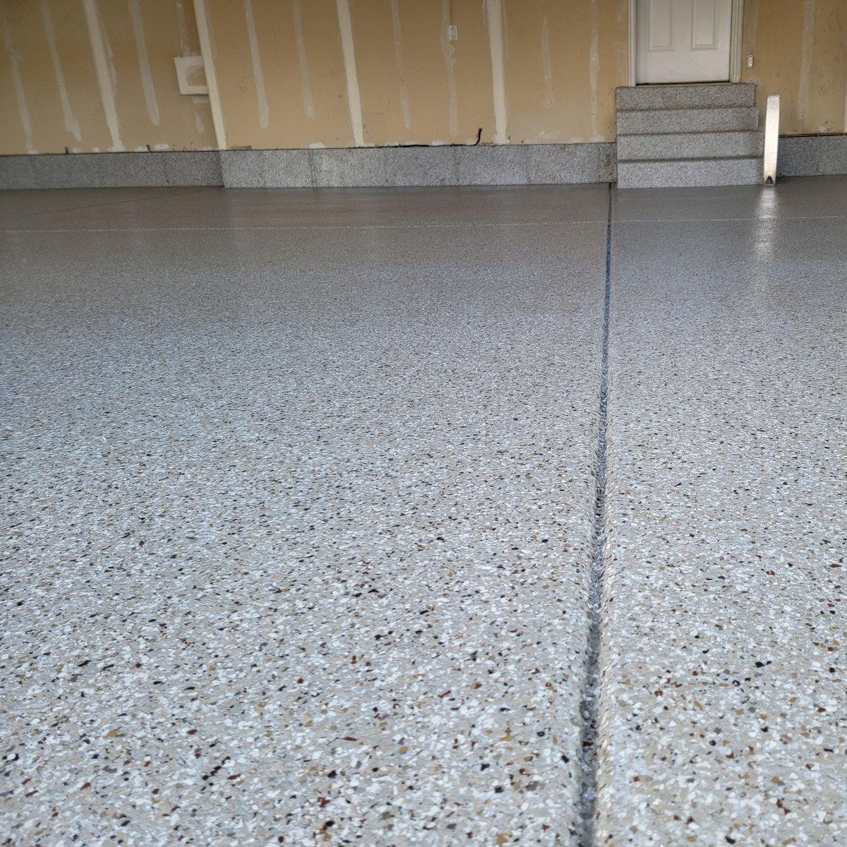 Revitalize your living spaces with Solid Custom Floor Coatings! Our advanced #PolyasparticCoatings deliver stunning results for garages, basements, and porches. 

Don't wait, contact us now for a home makeover: bit.ly/3dmA29f 

#HomeTransformation #MorganCounty #Utah