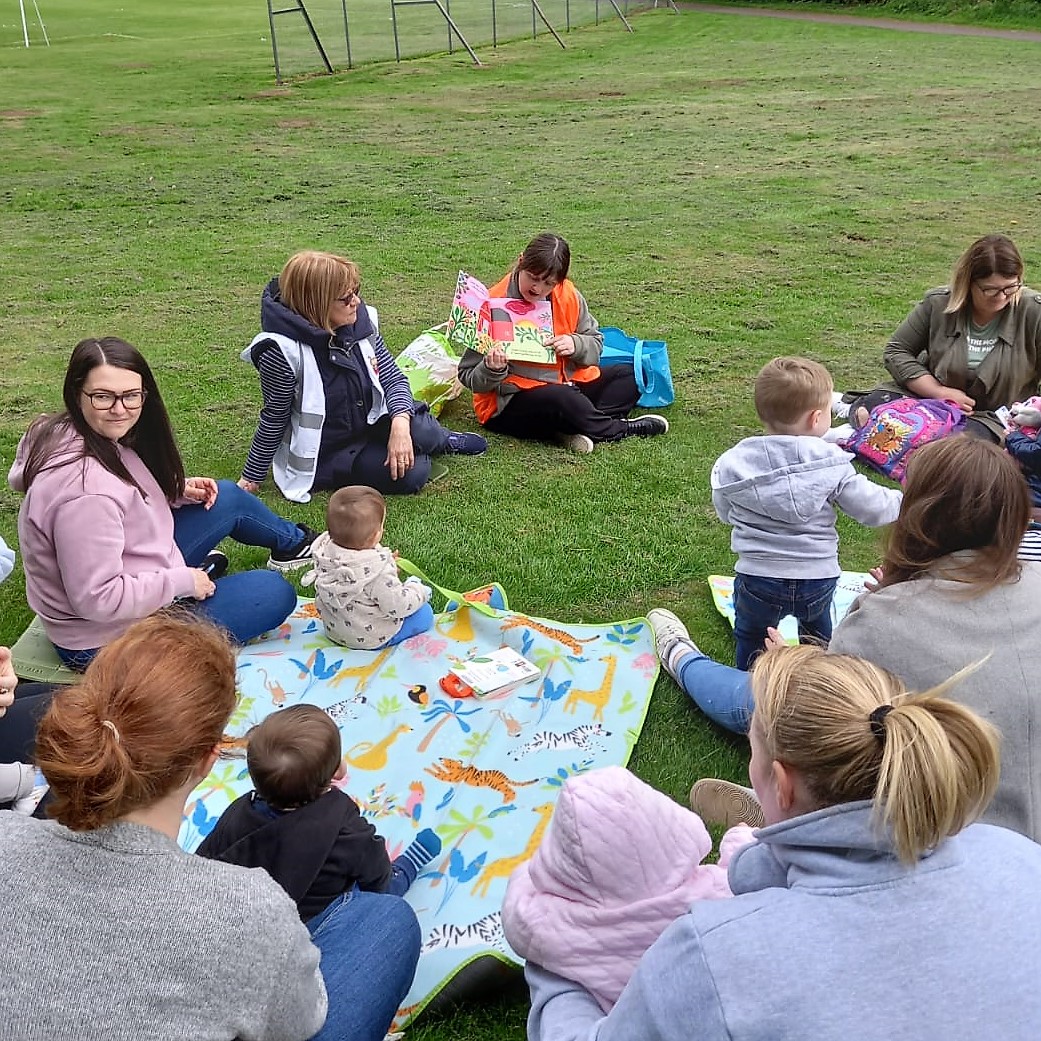 LibFalkirk's tweet image. We've been rhyming and rolling around #Slamannan and #Denny this week. Great to get out and about for @Bookbug_SBT  week, even if it was a wee bit on the blustery side in Slamannan. Thanks to all the families for going on a wander with Caroline, Jennifer, Debbie and Liz.