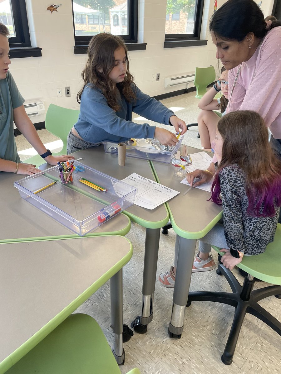 Mrs. Easteadt tweet media