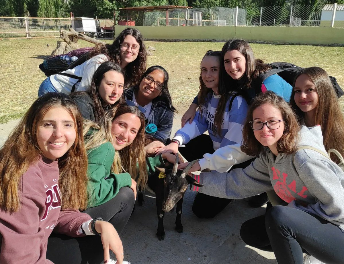 EEncantadaElena's tweet photo. Hoy visita a la granja escuela @ceieljarama. Una gran  experiencia en la naturaleza que nos permite conocer más opciones laborales. Aprendemos y disfrutamos a partes iguales. Gracias por la fantástica acogida de nuestro monitor, Toni, quien nos ha motivado con su dedicación.😀 https://t.co/0c3Dl5peQM