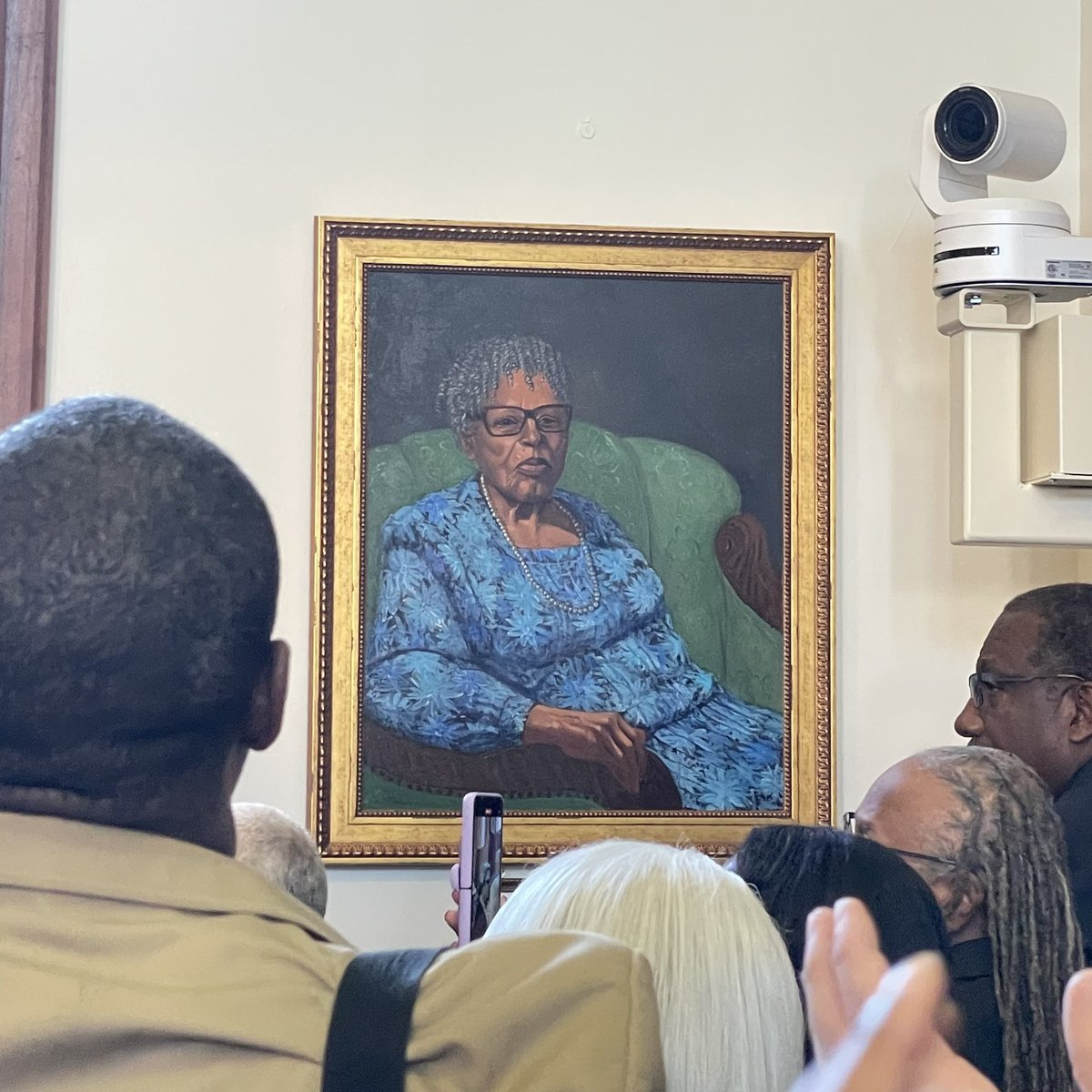 It's been more than 30 yrs since a new portrait has been hung on the Senate floor in the #txlege. That changed today w/ the unveiling of Ms. Opal Lee's portrait! Known as the "Grandmother of Juneteenth," her relentless advocacy helped bring more awareness to #Juneteenth &amp;