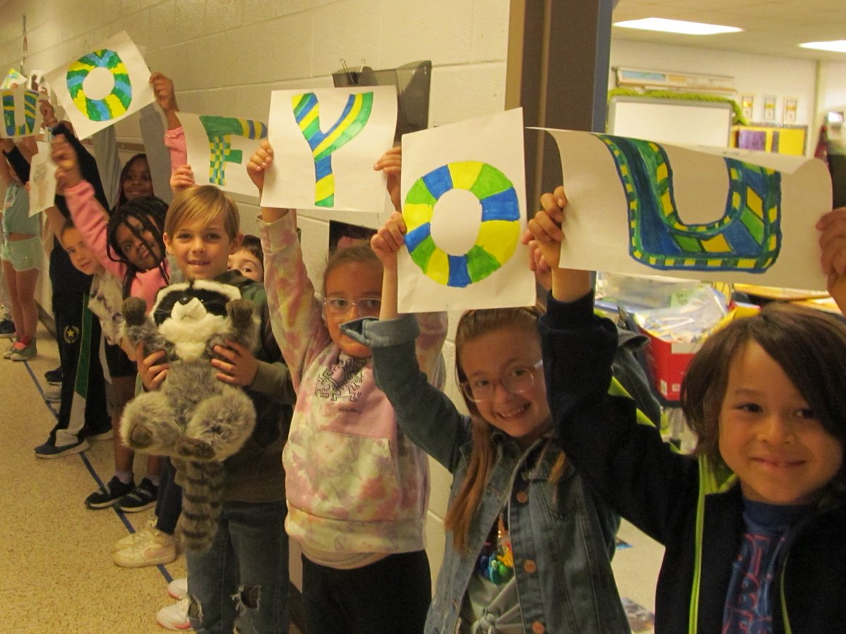BethHalterman's tweet photo. We LOVED cheering our former Raccoons from MVHS and also our 5th graders too! Our sign said: WE ARE PROUD OF YOU!!πππ¦#RESGrowingSuccess https://t.co/BILAW24mjm