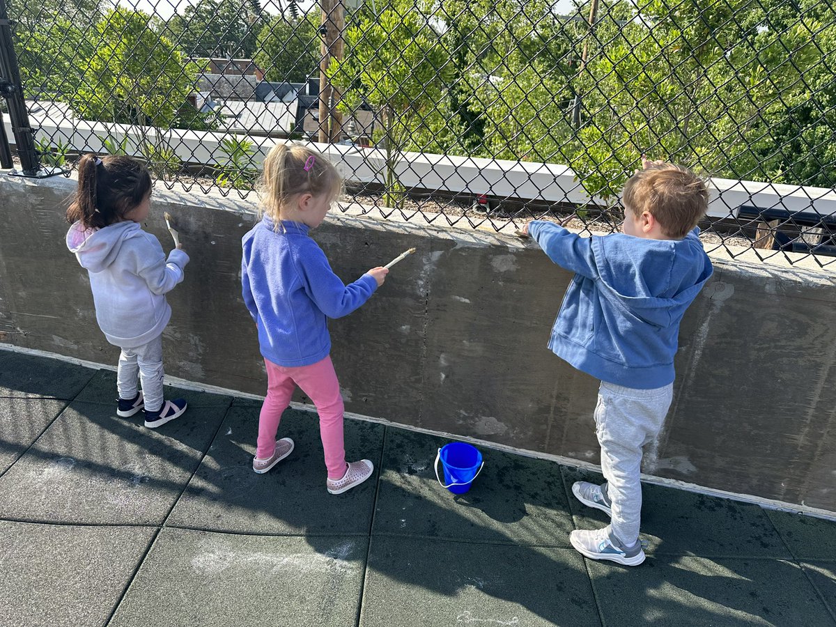 “The best day ever!” with some new games and activities on the playground <a target='_blank' href='http://twitter.com/ECSE_IS'>@ECSE_IS</a> & <a target='_blank' href='http://twitter.com/TCSArlington'>@TCSArlington</a> <a target='_blank' href='http://twitter.com/APS_EarlyChild'>@APS_EarlyChild</a> <a target='_blank' href='https://t.co/bHBIF14AA5'>https://t.co/bHBIF14AA5</a>