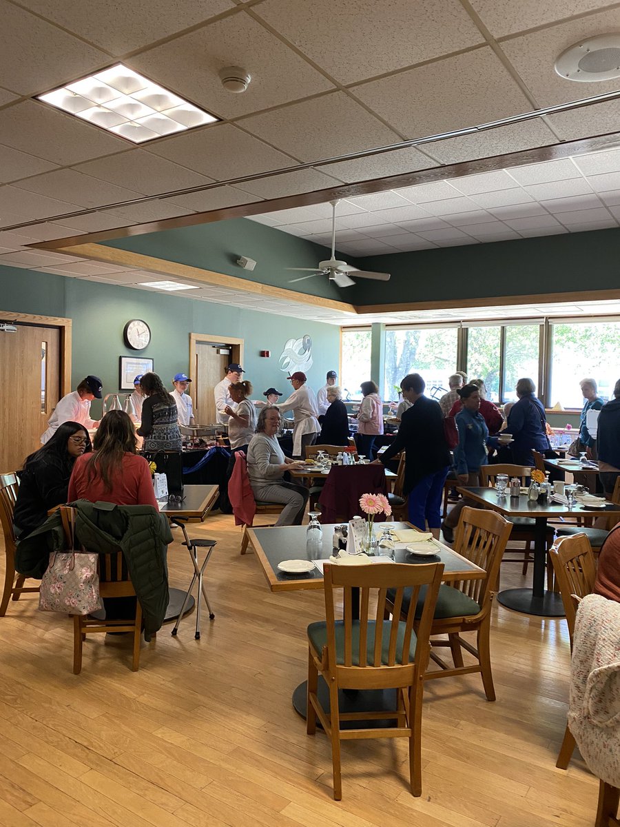 BPRTlib's tweet photo. @bristolplymtech Culinary Arts Program is hosting their End of the Year Buffet! #technicaleducation #vocationaltraining #bptech #wearecraftsmen https://t.co/79w9F3I2EN