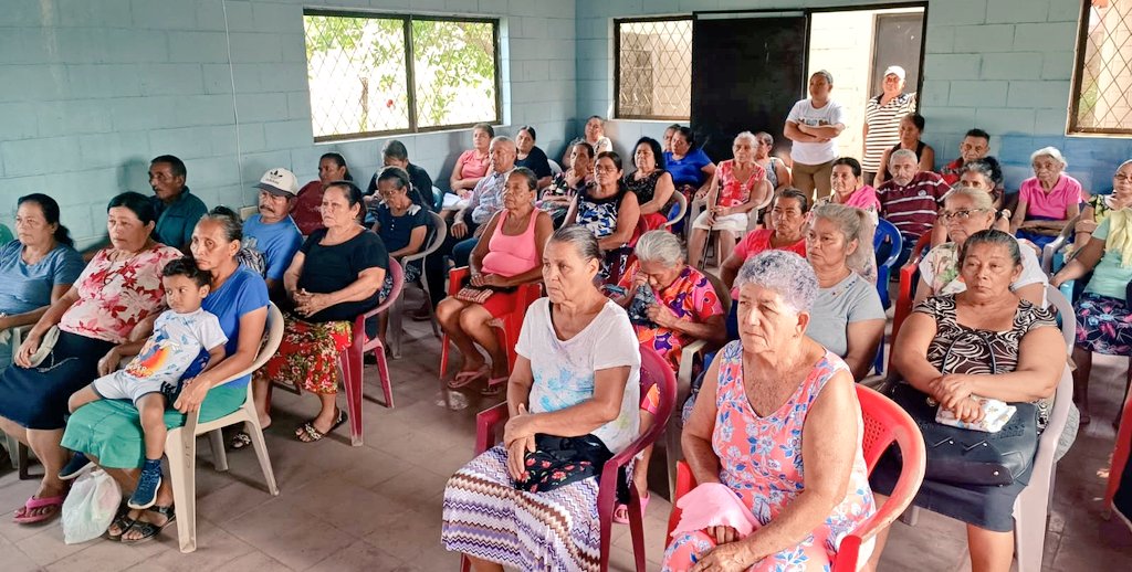PDDHElSalvador's tweet photo. En seguimiento al trabajo de Monitoreo de Protección a Desplazamiento Forzado Interno, que impulsa la #ProcuradoraDDHH @RaqueldeGuevara, personal #PDDHSonsonate desarrolló jornadas sobre este tema y levantamiento de información, en beneficio de comunidades de Izalco y Acajutla. https://t.co/Dxiwus7myZ