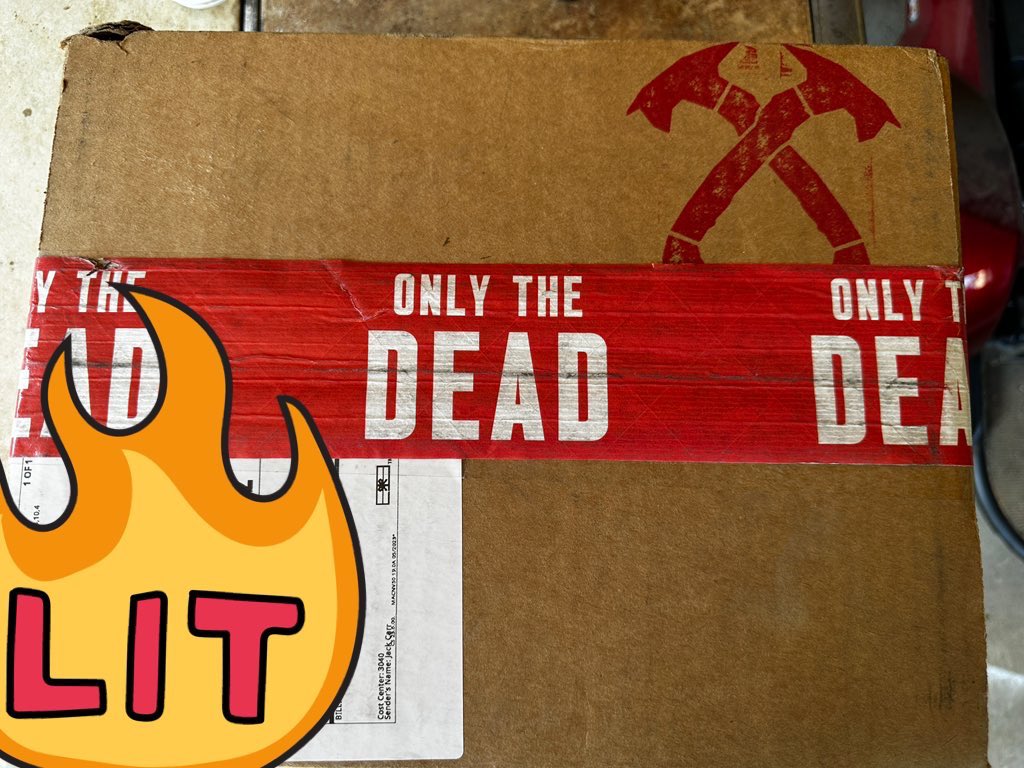 Jse_80's tweet image. I’ve wanted one of these boxes from the very first time I saw a picture of one for the devils hand, never EVER in  a million years did I ever think I would own one… thank you so much @JackCarrUSA for making this dream come true and adding this bad boy #CarrCollection 🔥🔥🔥🔥🔥