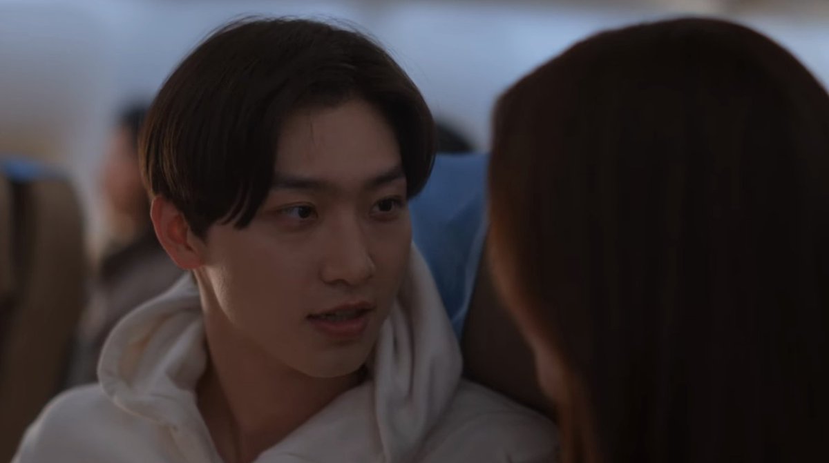 scenophile's tweet image. i can&apos;t believe they gave us an airport scene for EVERY SINGLE love interest

#XOKitty #XOKittyEp10