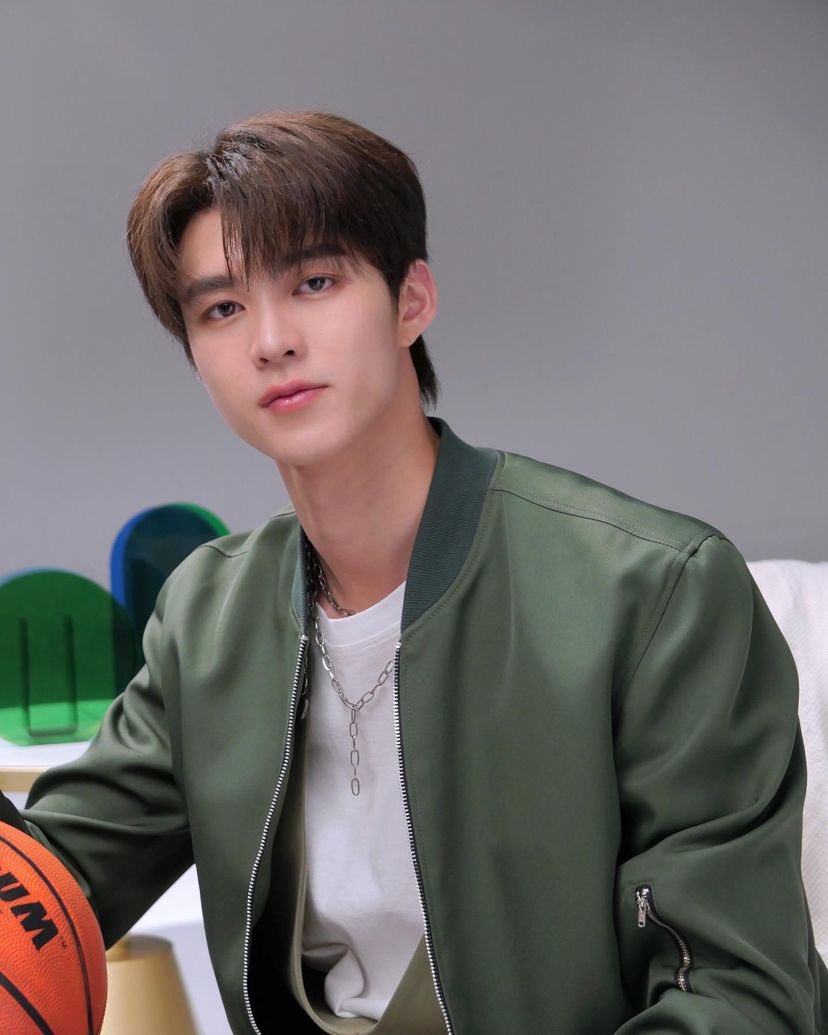jalalaxpp's tweet photo. เขียวที่ดี เขียวเหนี่ยวทรัพย์ 💚🏀

#Meennicha8 #Formoon https://t.co/4LwQM45awW