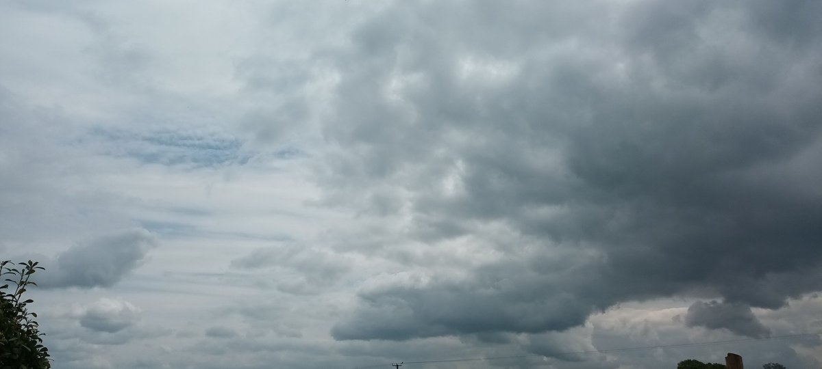 Started off sunny and warm #SWScotland now noon and look what the planes have been busy doing #GeoEngineering #weathermanipulation #climatechangescam #alimunium #barium #wakeup #lookup #SAI  #chemtrails #stratosphericaerosolinjection @metoffice @UK_CAA