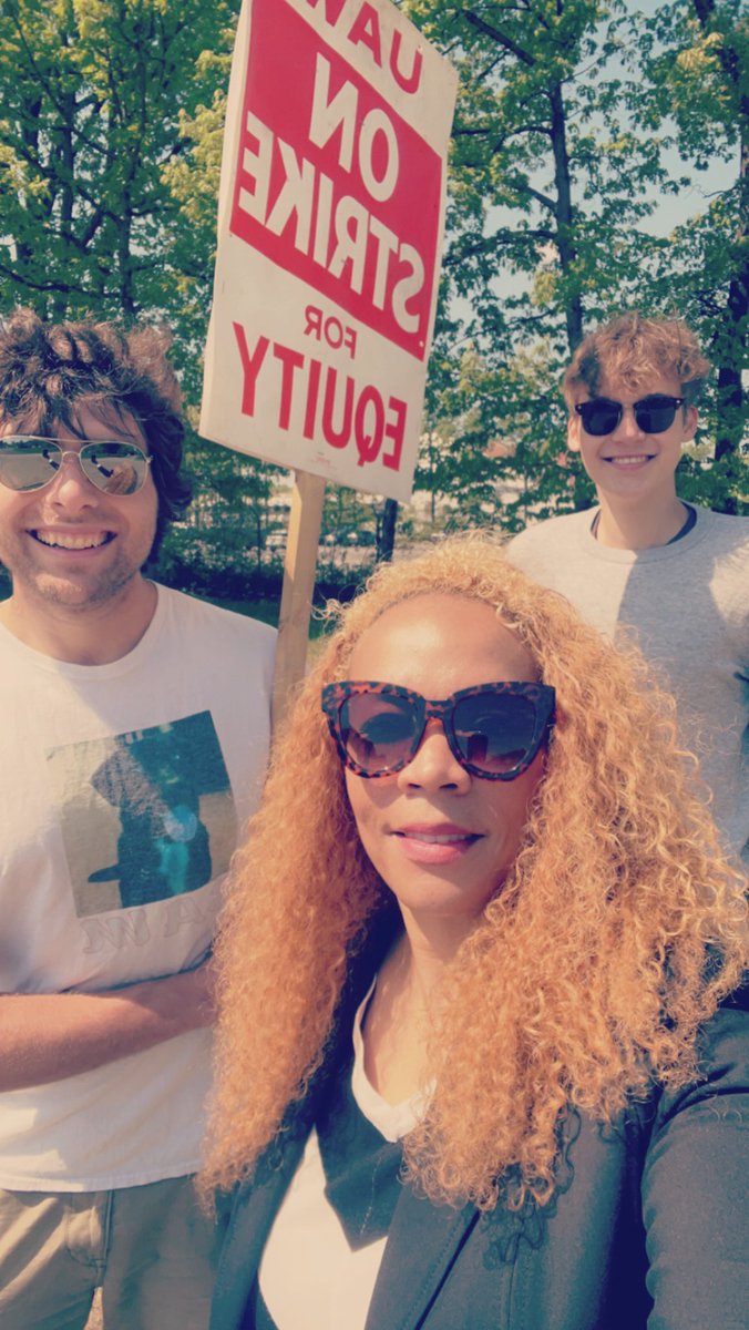 FitzoneByErika's tweet photo. Standing with workers is standing with community! Stop by, drop off ice, honk your horn for support! @uaw workers are fighting to make sure they can take care of their families. Clarios pay cuts are so bad that workers would lose money even working overtime! #workerscantwait https://t.co/GiPWOMhMg5