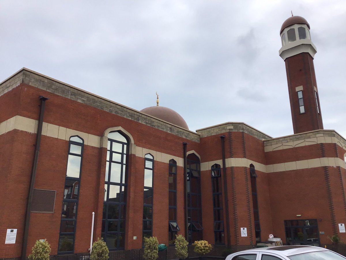 Children in year 3 really enjoyed their visit to the Mosque. They had lots of questions and learned about the basic rules and routines of a Muslim in their daily lives #doallyoucan #westleighmethodistprimaryschool #religiouseducation #diversity