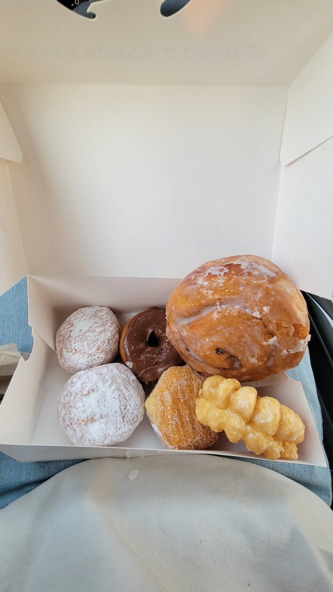 N8G45's tweet photo. First stop on to #VeeCon2023, who wants a donut https://t.co/eNYOU38fEr