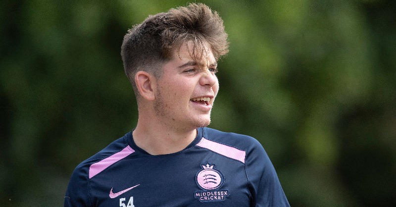 Middlesex_CCC's tweet photo. 🖊️ | ETHAN BAMBER
Today, as part of Mental health Awareness Week, the ECB has published an honest insight from Ethan Bamber, into how the young Middlesex seamer, has learned to cope with anxiety throughout his career as a professional cricketer.

READ MORE ⬇️ | #OneMiddlesex