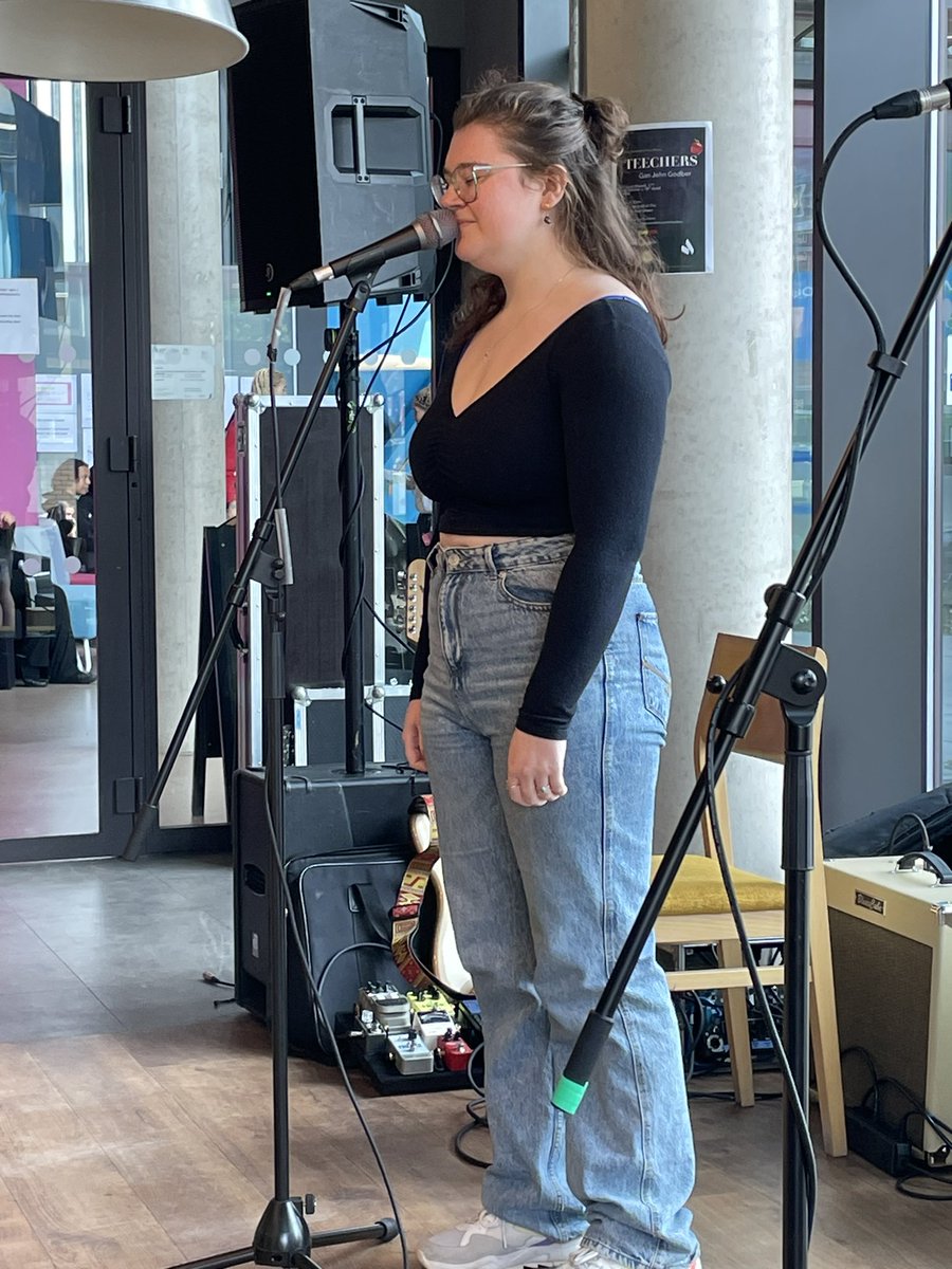 kristenharries tweet media