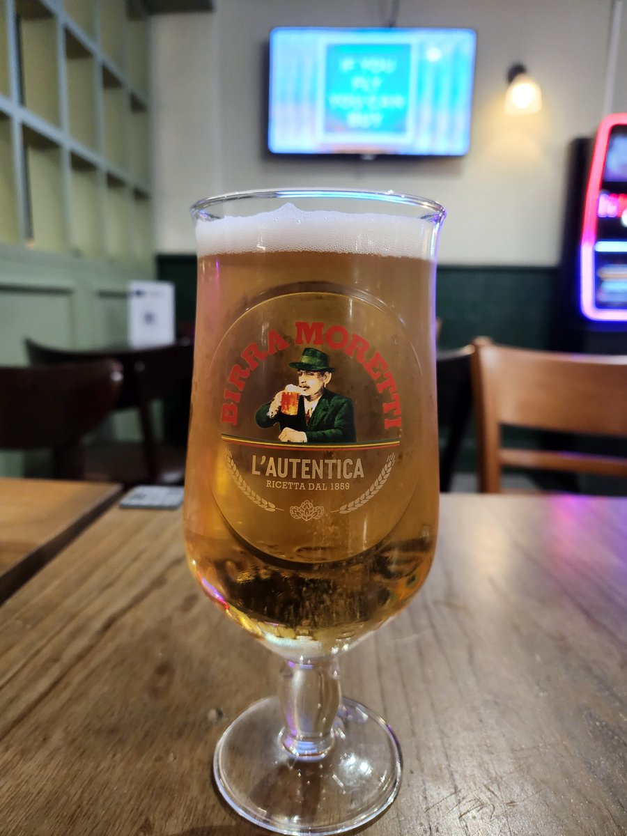 bandito1899's tweet photo. Siamo sempre con voi ❤️🖤🍻✈️🏟 https://t.co/MqKK2tm1RS