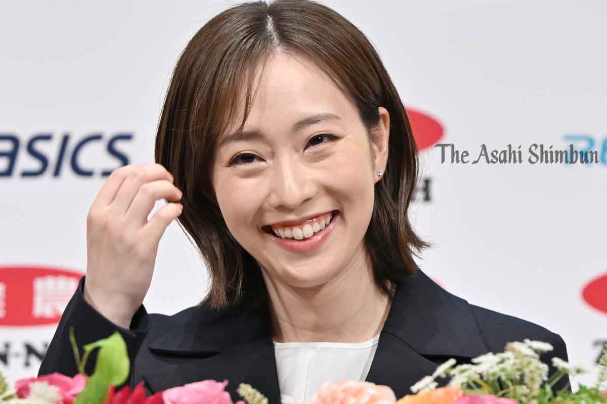卓球の石川佳純「とても晴れやか」　笑顔で引退会見
 asahi.com/articles/ASR5L… 

現役引退を発表した卓球女子の石川佳純さんが18日、都内で会見に臨みました。会見の冒頭では、現役を退く理由について「自分自身、やり切ったと思えたからです」と話しました。（し）