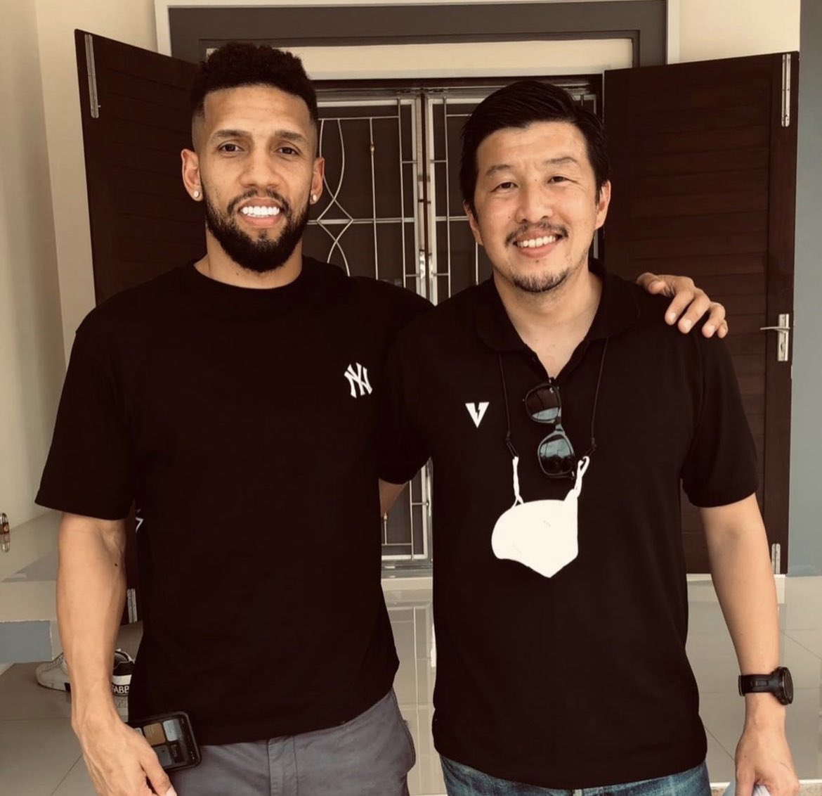 FPSFair's tweet photo. We are happy and delighted that we can announce the contract extension between @ptprachuapfc and one of the best players in @thaileague , @samuel19rosa ! Good luck to all parties involved and another succesfull season. Let’s go 🔥
#signing #extension #contract #thailand https://t.co/je14mREWww