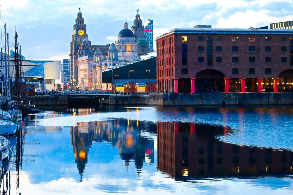 We are so lucky to call this place home and welcome visitors from around the world every day!

Book onto our award-winning tour for the best views and a deeper insight into the history of the Liver Building and Liverpool

Thanks for the fab photo Stephen Carrigan! @snapandgo222