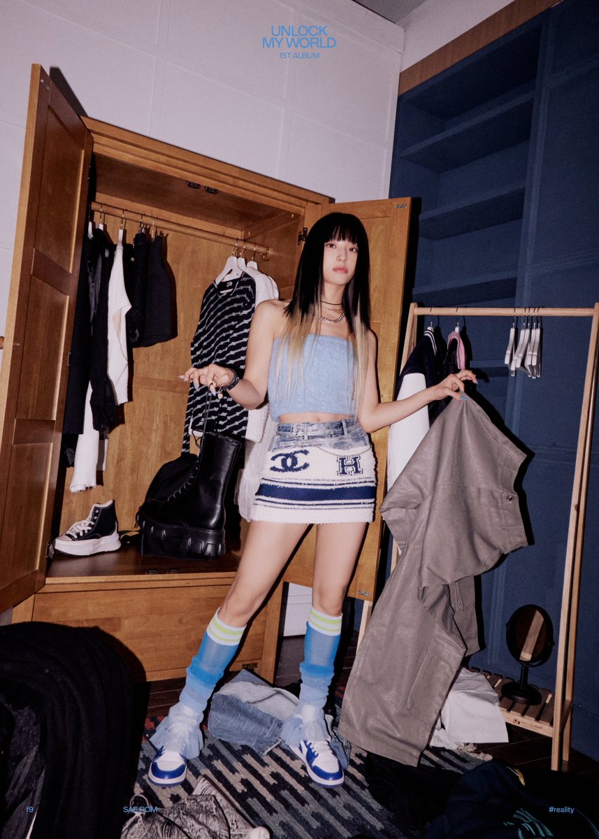 fromis_9 (프로미스나인)
1st Album [Unlock My World]
2023.06.05 6PM(KST)

❓ #reality Official Photo
#이새롬 #LeeSaeRom

#fromis_9 #프로미스나인
#Unlock_My_World
#menow