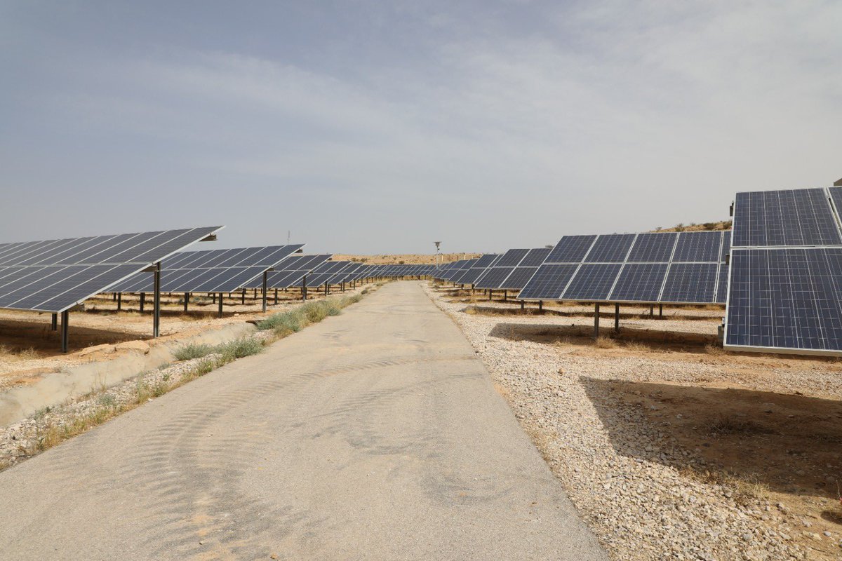 SheriR_Anderson's tweet photo. سررت بزيارة الجامعة الهاشمية @UniversityHash اليوم ولقاء أعضاء هيئة التدريس والطلاب. استخدامهم للبحث والابتكار لمواجهة التحديات الحاسمة مثل تغير المناخ وندرة المياه، التزام جدير بالثناء لمستقبل مستدام
# الابتكار # التنمية المستدامة " https://t.co/DM8vpKmo7c