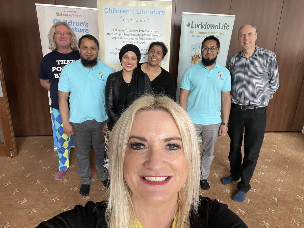 ChristiGabbitas's tweet image. Amazing morning engaging with over 1000 children from schools in #Chadderton #Oldham with @andyseedauthor @Thatpoetrybloke @SalmasBAcademy @HafizaIssa @RappamanDC @OldhamCouncil #LibrariesTransform @OldhamLibraries