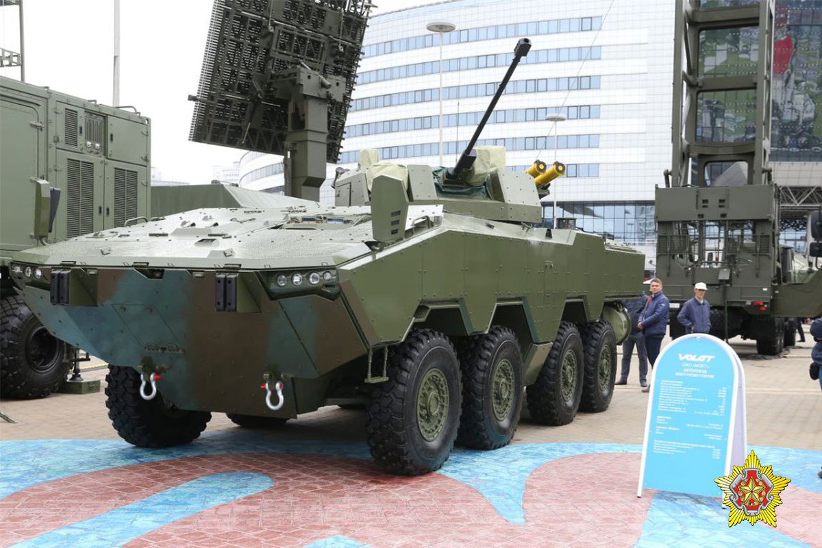MOD_BY's tweet photo. На ХI Международной выставке вооружения и военной техники MILEX-2023  представлен бронетранспортер МЗКТ‑690003 — БТР-V2, выпущенный на Минском  заводе колесных тягачей. https://t.co/5BUb3CFjz0