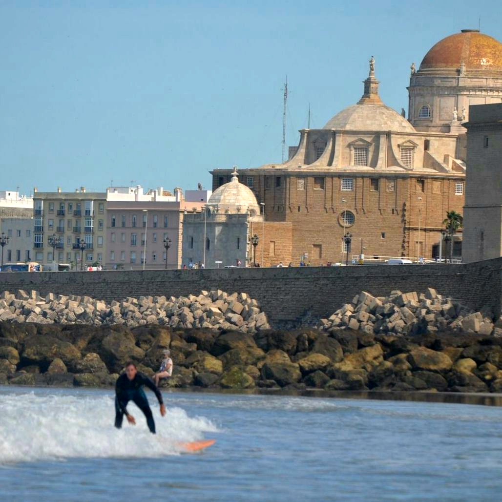 Se aproximan interesantes citas sobre Economía Azul y Nuevas Tecnologías.... 

<a href="/ZFCadiz/">Zona Franca Cádiz</a> e Incubazul está preparando un gran evento en #Cádiz para dar inicio al verano... 

Los primeros apuntes puedes verlos en bluezoneforum.es  ¡Ya puedes inscribirte!