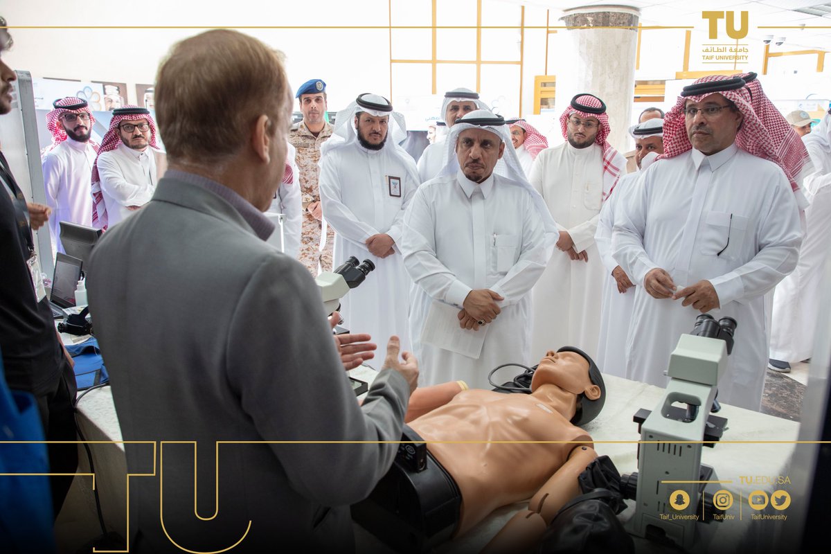 TaifUniversity's tweet photo. 📸 | بحضور مدير عام #تعليم_الطائف؛ شاركت #جامعة_الطائف ممثلةً في كلية العلوم الطبية التطبيقية -التمريض - علوم الأشعة - علوم المختبرات الإكلينيكية - العلاج الطبيعي- في ملتقى التوجيه المهني بإدارة تعليم الطائف؛ بركن تعريفي هدف إلى إطلاع طلبة مرحلة الثانوية بتخصصات الكلية ومستقبل سوق العمل، ومساعدتهم في اختيار التخصص الأنسب.

#جامعة_بلا_أسوار