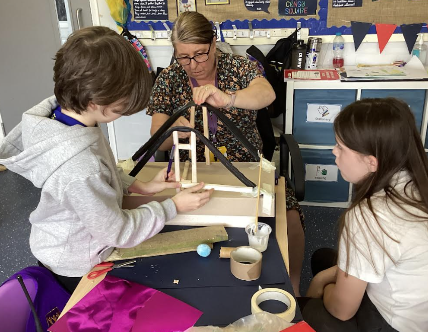 OakEPS's tweet photo. It is STEM week! We have been discovering different types of bridges and used our knowledge of their structures to design and build our very own bridges! 
@ScienceatElaine @IPAT_Edu @EEC_Elaine @PrimaryElaine https://t.co/pk4s6LDOF4