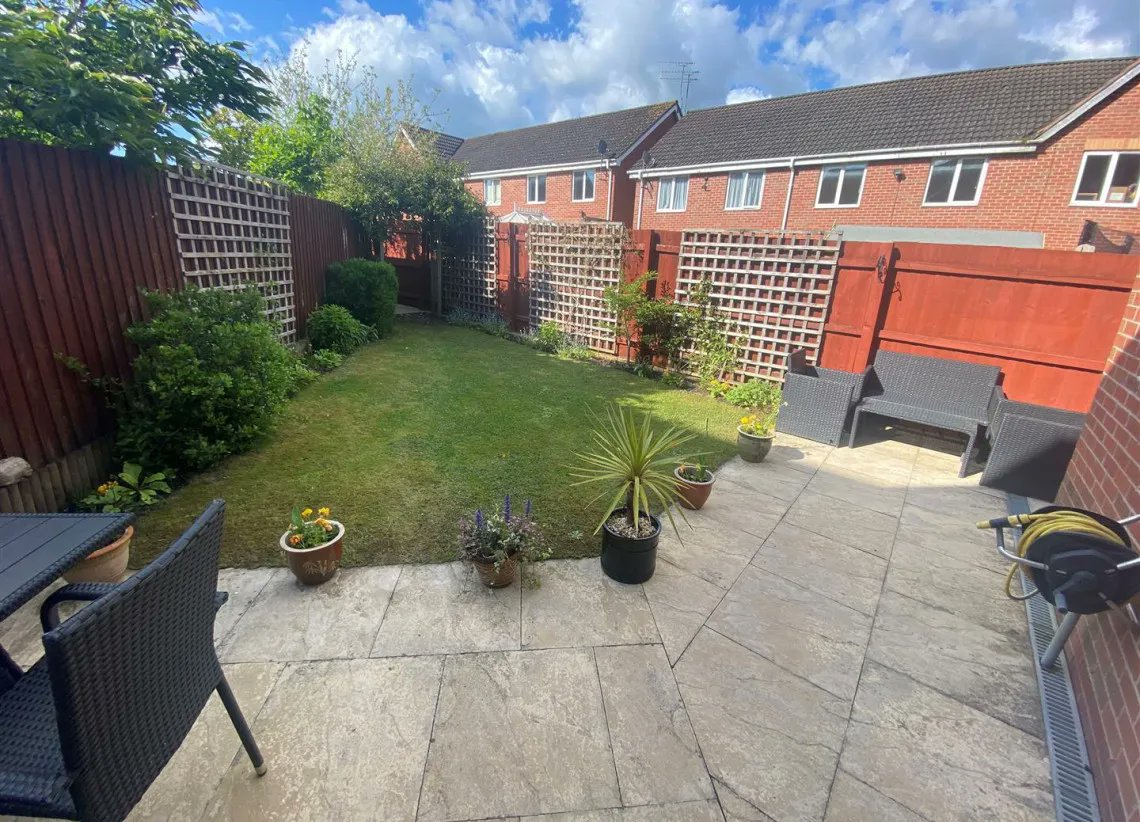 🏠 FOR SALE! A three bedroom detached family home 

✔️  QUIET LOCATION
✔️  SUPERB CONDITION
✔️  AMTICO FLOORING
✔️  ENSUITE SHOWER ROOM 

👀 More details here: buff.ly/42Ki19G 
👀 View online here: buff.ly/41OoYp3 

#sales #propertyoftheweek #coventry