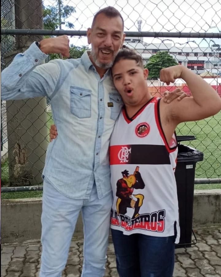 FlaBrejeiroscrf's tweet photo. Até o #mozer é seu fã @gabigol 😍 https://t.co/Fm0ZD2ZHxb
