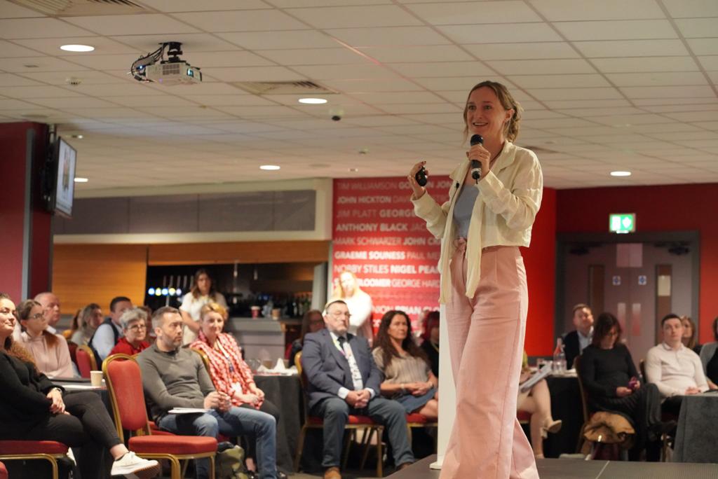 Victoria Banks tweet media