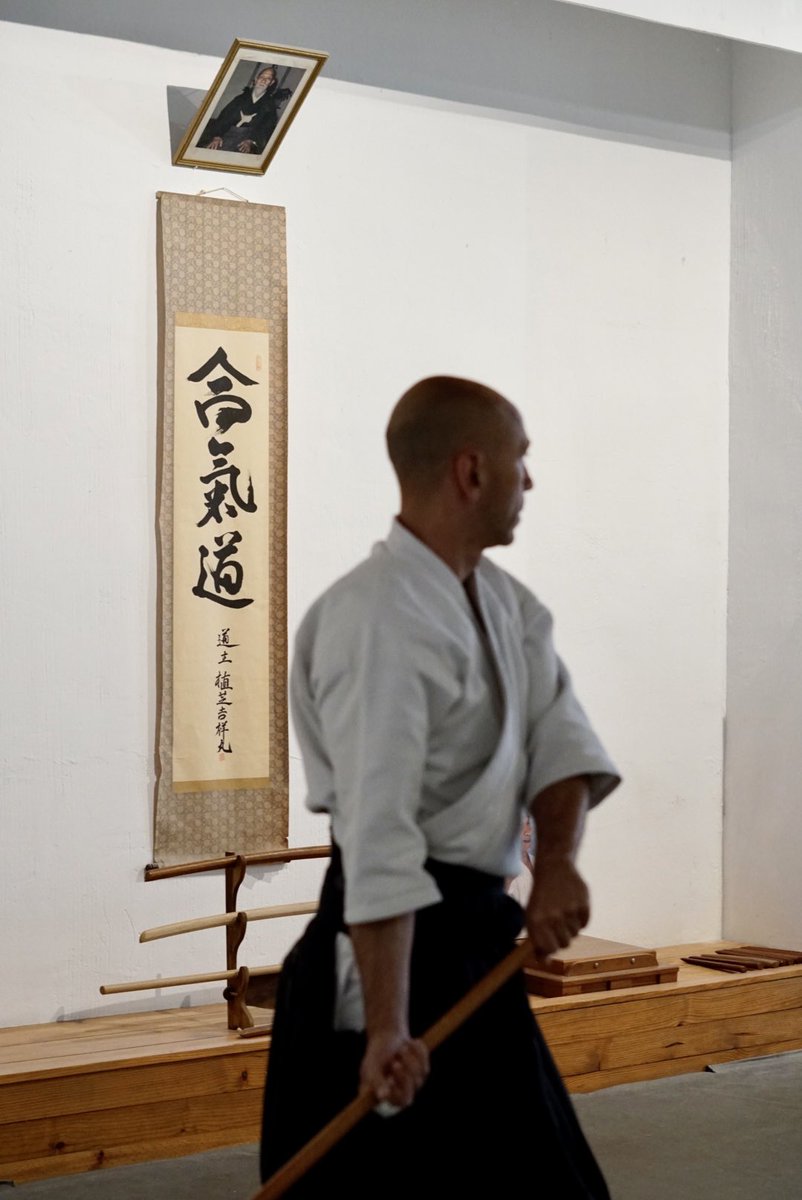 aikidoronin's tweet photo. Hemos visitado el Dojo Ametsuchi, del Maestro Yasunari Kitaura Shihan. Viaje relΓ‘mpago, pero ha merecido la pena. Sin duda, tiene algo muy especial ππ»ππ»ββοΈ #Aikido #εζ°ι #Yasunari #Shu #Kitaura #Ametsuchidojo https://t.co/89NC2vJryQ