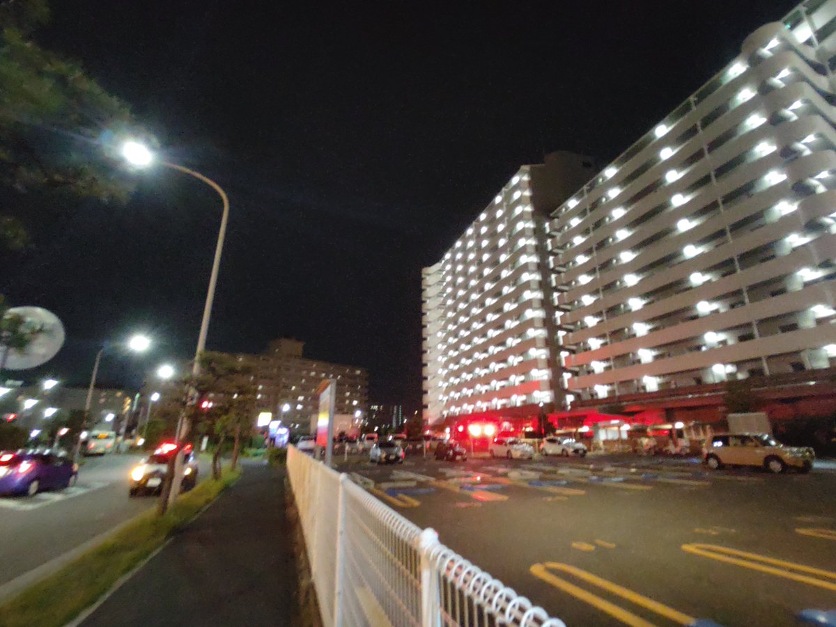 nexturayasu1's tweet photo. 【まさか4度目の🔥…】
連続放火事件に対する住民の皆さんの不安が高まってることから、定例の浦安駅街頭演説を終え防犯バイクでパトロールに向かったところ現場マンション敷地内には既に多くの警察車両と消防車が来ていました。#urayasu https://t.co/Ad7I5nR65Q