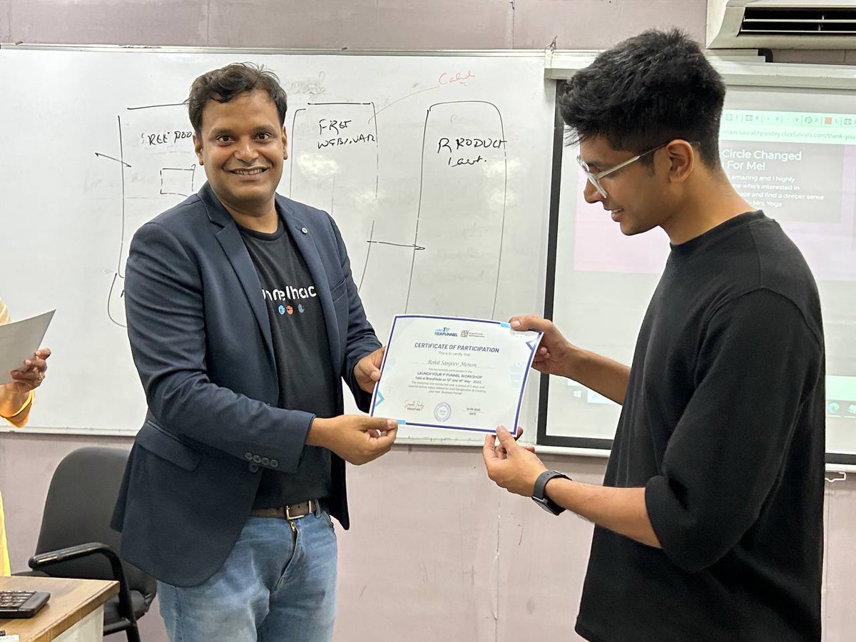 saurabrandveda's tweet photo. Fueling growth, transforming businesses! ππΌ Captured in this electrifying moment, our mentor honors these ambitious students, gifting them certificates as they embark on a journey of endless possibilities after our game-changing lead gen workshop. #BusinessBoost #LeadGenPros https://t.co/hqmQZgThmG