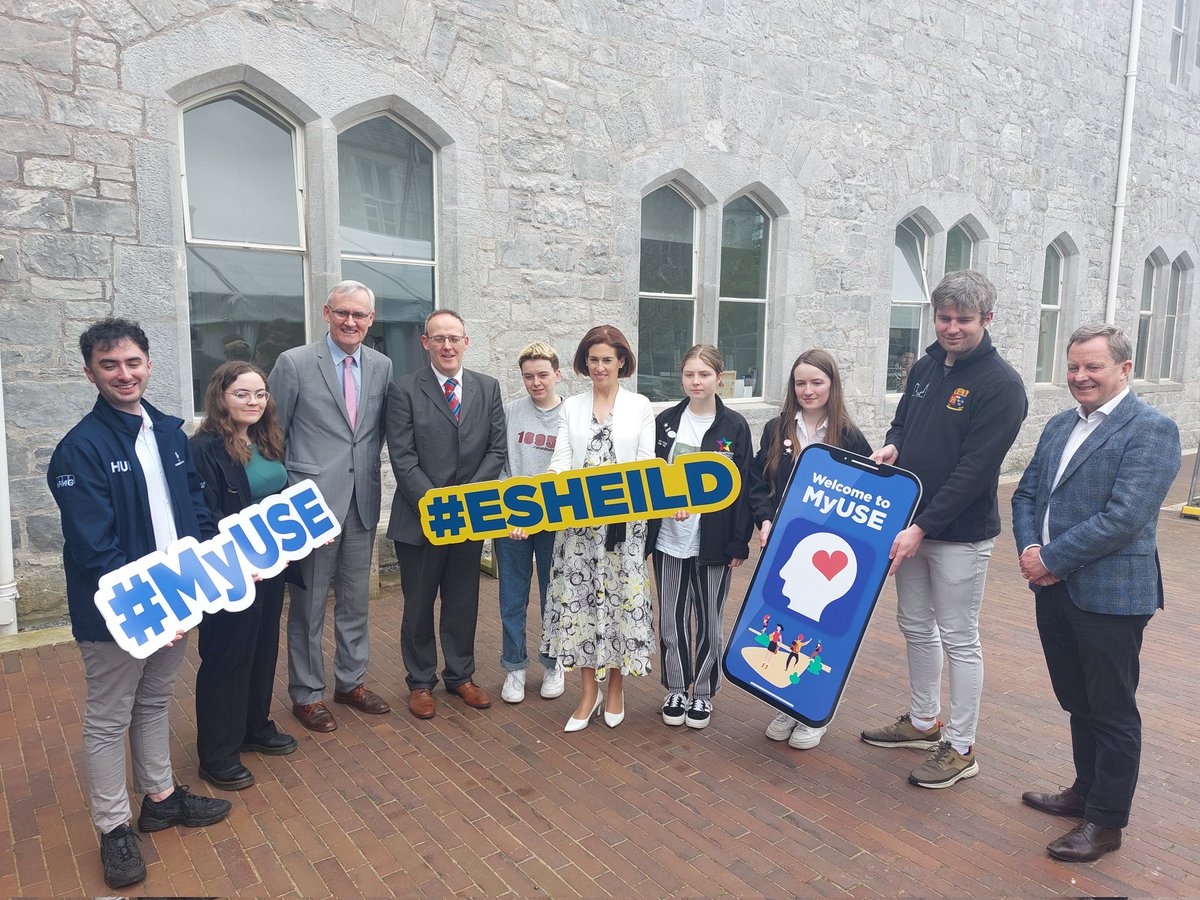 Great to see <a href="/1Hildegarde/">Hildegarde Naughton</a> in front of the HUB today announcing #eshield #myuse funding. <a href="/StephenUCCPharm/">Stephen Byrne</a> <a href="/UCCSU/">UCC Students' Union</a> #UCC