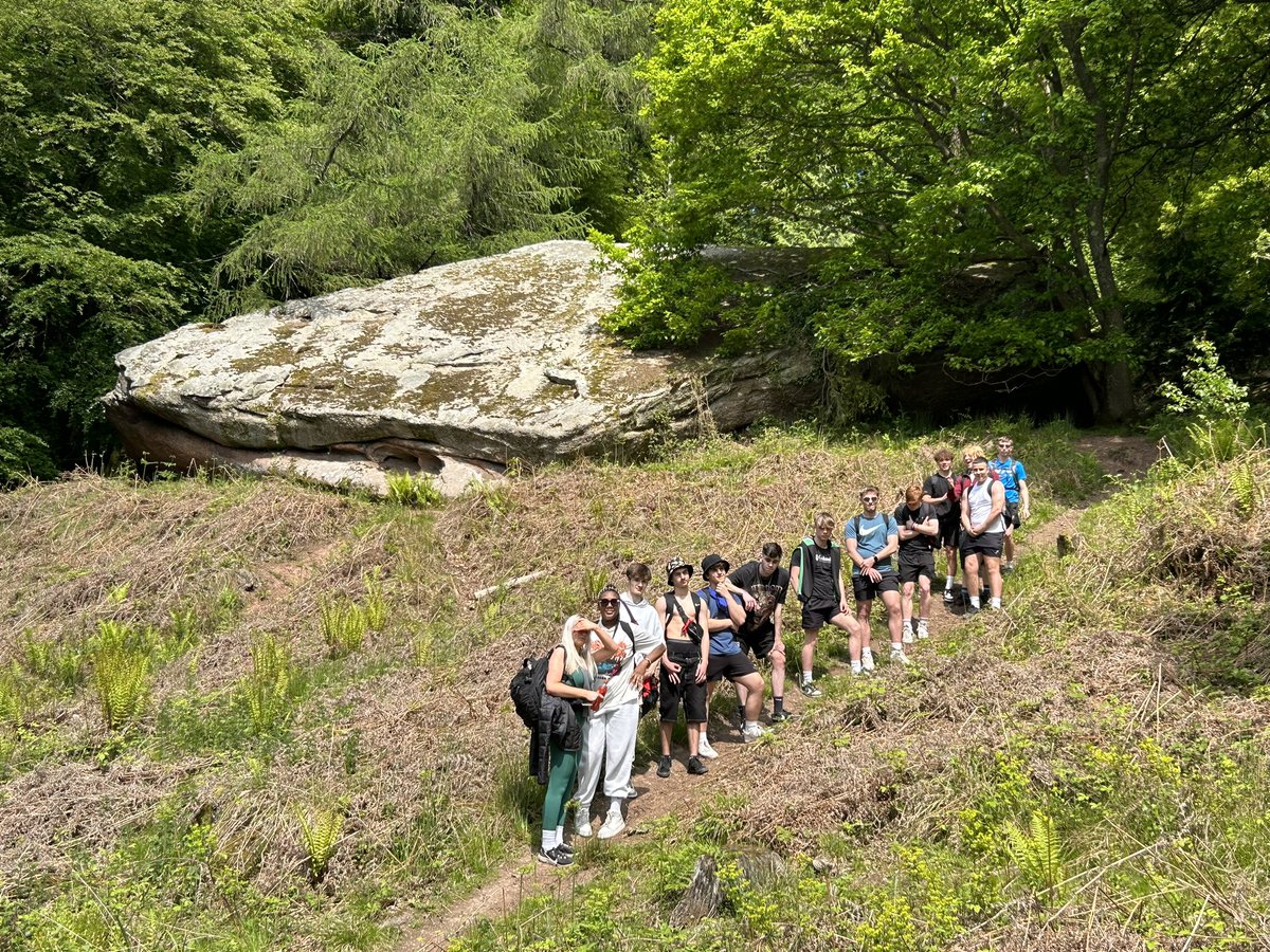 JakeCKCG's tweet photo. Excellent experience for our @coleggwent Crosskeys Sports and Public Services learners. 8 mile walk, overnight camp and canoeing down the Wye Valley river was completed by all for their outdoor assessments ✅ 📖☀️👌 https://t.co/rr5rqSvPPH