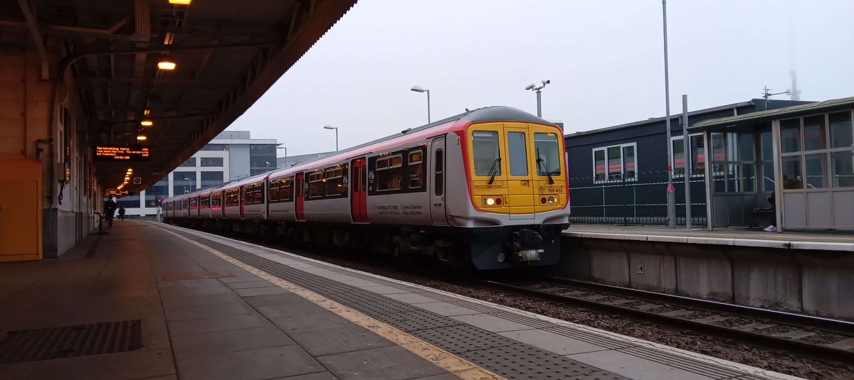 NotYOLOSmh's tweet image. 769452 at Cardiff Central I think sometime in December 2022

Rarely saw this 769, don't know where it is now

#Class769