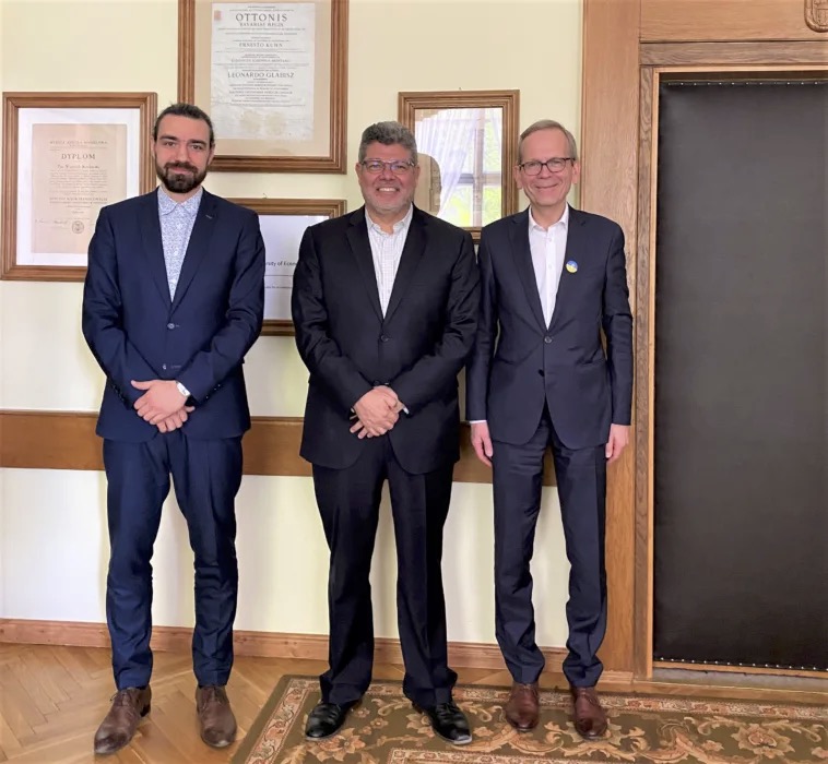 DawidSzutowski's tweet image. W zeszłym tygodniu miałem przyjemność gościć w UEP byłego Ministra Gospodarki oraz uznanego specjalistę w zakresie wyceny przedsiębiorstw - por. Enzo Defilippi.

ue.poznan.pl/aktualnosci/wi…