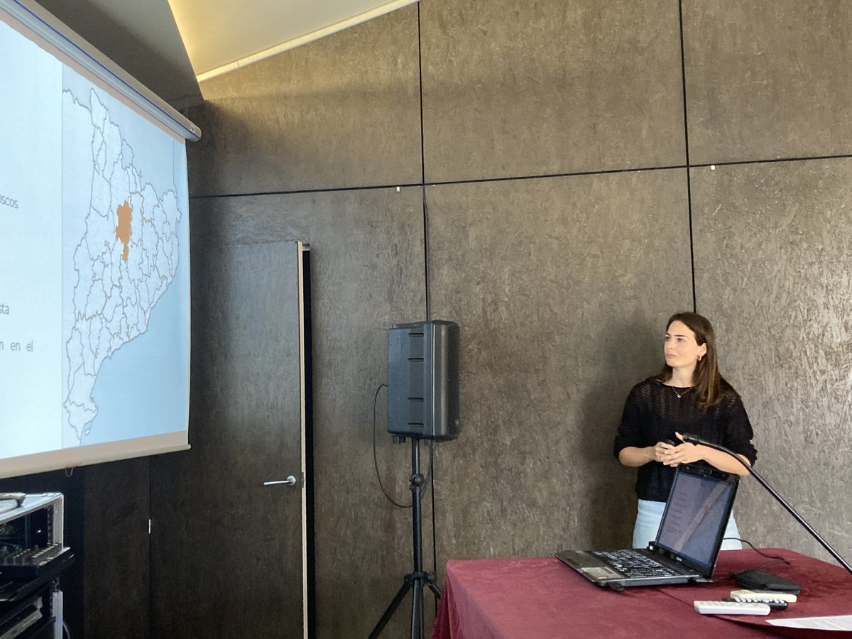 Des de <a href="/femmescoop/">FemMes</a> un veritable plaer haver participat a la jornada organitzada x <a href="/info_aesolsones/">Empresaris Solsonès</a> i @ignacioForestal de l’OCTE <a href="/CCSolsones/">Consell Comarcal del Solsonès</a> i <a href="/energiacat/">Energia</a> junt amb <a href="/marinaraluy_/">Marina Raluy</a> i #Santi de <a href="/Km0Energy/">km0 energy</a>!
El #Solsonès té molt potencial i molta energia per #comunitatsenergetiques