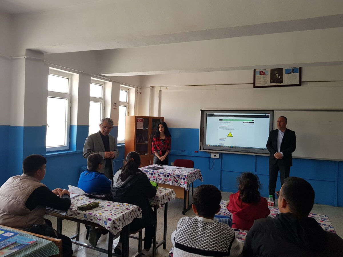 İlçe Milli Eğitim Müdürümüz Sayın Abdurrahman Gazioğlu okulumuzu ziyaret ederek LGS’ye girecek olan öğrencilerimizle sınav hakkında istişarede bulundular. Ziyaretlerinden  dolayı Müdürümüze teşekkür ederiz. <a href="/karaloglu_murat/">Murat KARALOĞLU</a> 
<a href="/skaygusuz/">Salih Kaygusuz</a> 
<a href="/AGazioglu25/">Abdurrahman GAZİOĞLU</a>
@askalemem