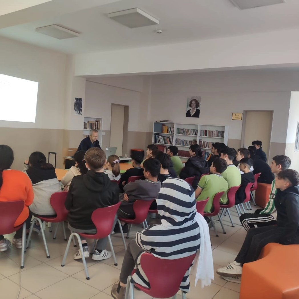Merkezimizin alt kademedeki okullara tanıtım faaliyetleri kapsamında Abdülkadir Uzturk Ortaokulu ve Şehit Melih Sancar Ortaokulunda seminerlerimizi gerçekleştirdik.
<a href="/CevatDervisoglu/">Cevat Dervişoğlu</a> 
<a href="/istanbul_MTE/">İstanbul Mesleki ve Teknik Eğitim</a> 
<a href="/bodur3/">bodur</a> 
<a href="/Avcilarilcemem/">Avcılar İlçe Millî Eğitim Müdürlüğü</a>