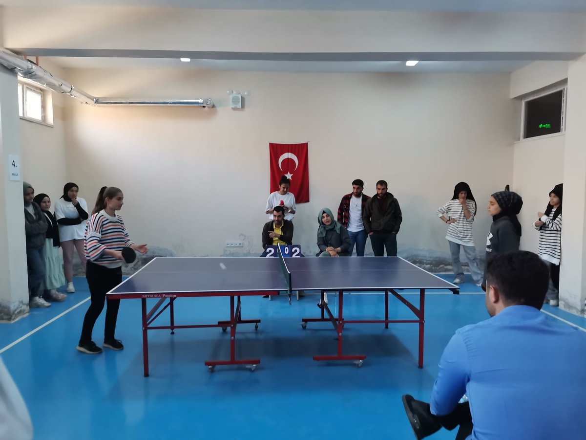 📍Şehit Mehmet Akpolat Kız Anadolu İmam Hatip Lisesi Masa Tenisi Salonu

19 Mayıs Gençlik ve Spor Bayramı Gençlik Haftası kapsamında ilçemizde Masa Tenisi Turnuvası düzenlendi 🏓
Dereceye giren öğrencilerimizi tebrik ederiz🌟