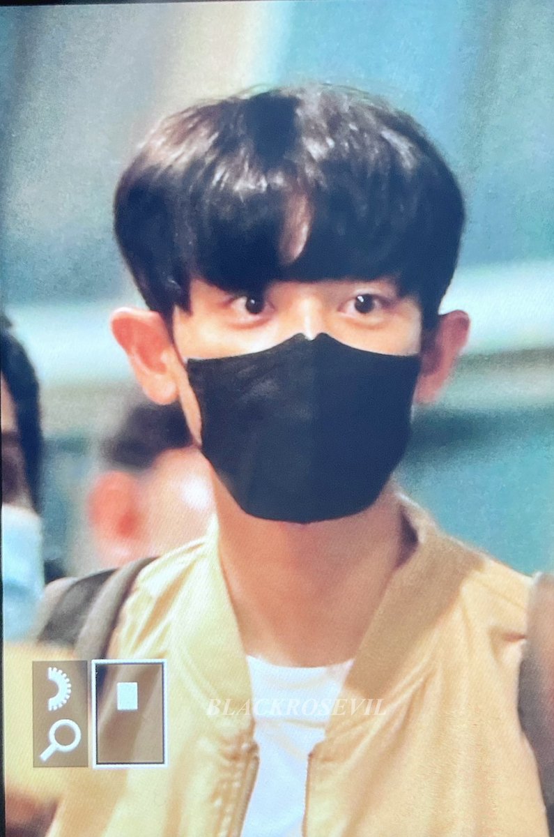 BLACKROSEVIL61's tweet photo. 230518 SIN #찬열 #CHANYEOL 😍 기여어🐶 https://t.co/7E0GklZDW4