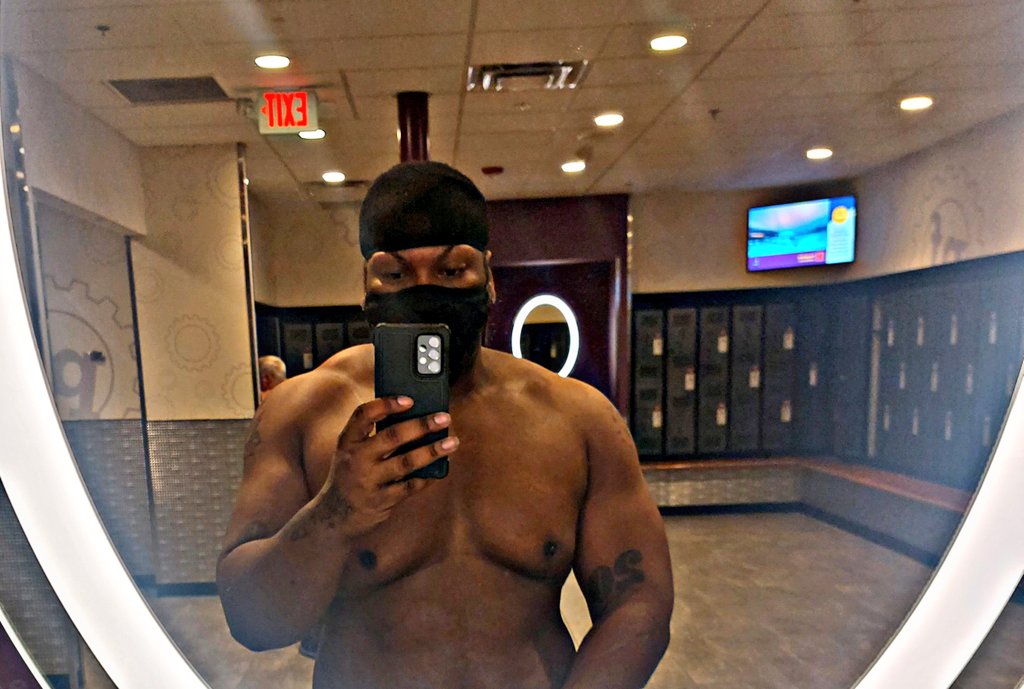 FreeAgenttwenty's tweet image. Work out game crazy