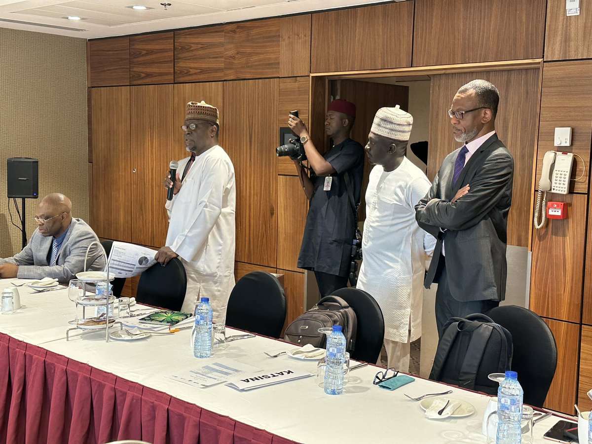 pterigoid's tweet image. Governors of the Gavi MOU states in Nigeria having a breakfast meeting with the Leadership of Gavi that are here for the induction of new and returning Governors 
NGF, NPHCDA, WHO &amp;amp; UNICEF added their voice for a better implementation @Gavi @WHO @NGF @NphcdaNg @UNICEF