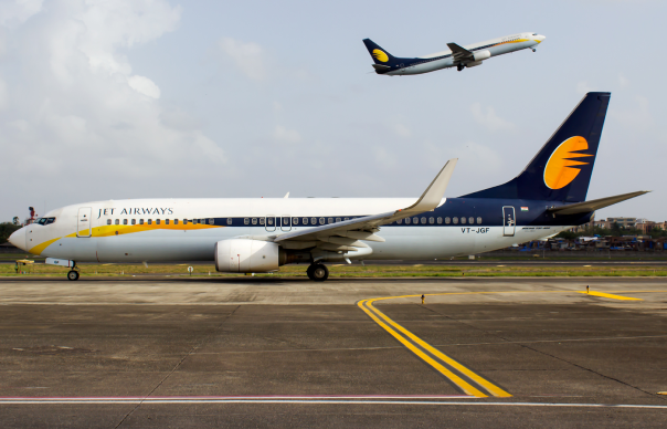 #4QWithCNBCTV18 | Jet Airways reports Q4 earnings.

◼️Net loss of Rs 54.9 cr Vs loss of Rs 233.6 cr (YoY)

◼️Revenue up 12.7% at Rs 12.4 cr Vs Rs 11 cr (YoY)