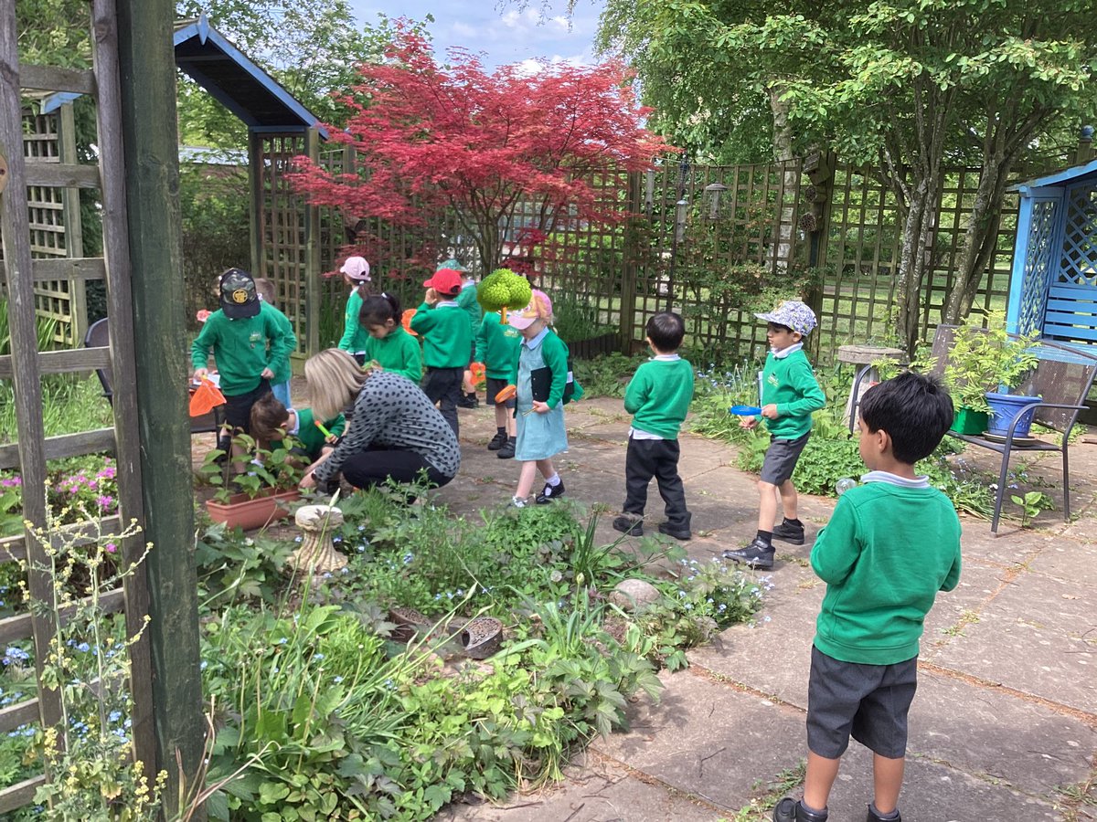whcps's tweet photo. Minibeast hunts were also very popular when reception did some of their outdoor learning for #outdoorclassroomday. They found wood lice, worms, ants, a centipede and a caterpillar. #whceyfs #whcoutdoorlearning https://t.co/qgvPUtsDKQ