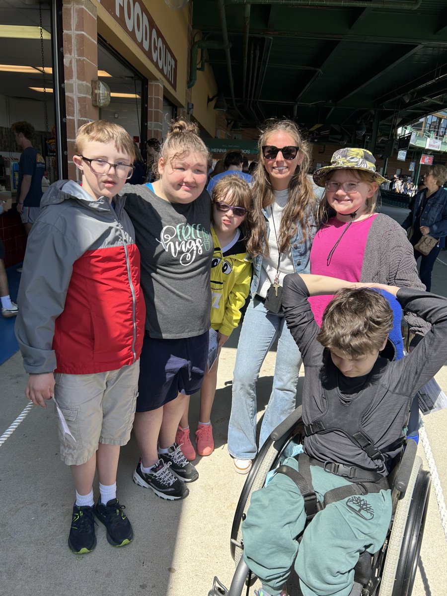 Nikki Gwiz tweet media